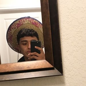 Meet your Posher, Felix